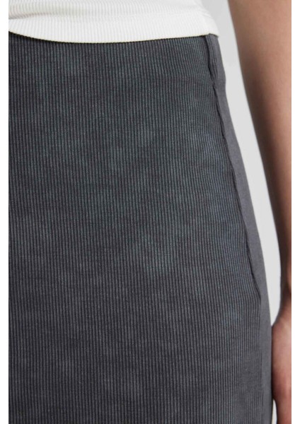 Fitilli Kaşkorse Yırtmaçlı Yıkamalı Soluk Efektli Maxi Etek