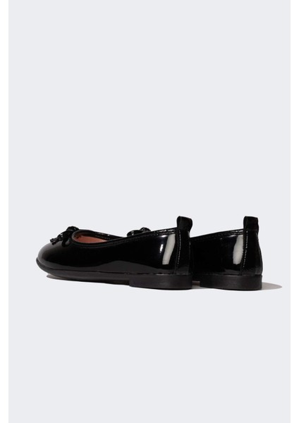 Kız Çocuk 23 Nisan Çocuk Bayramı Düz Taban Suni Deri Siyah Rugan Balerin Ayakkabı Z8325A6NS