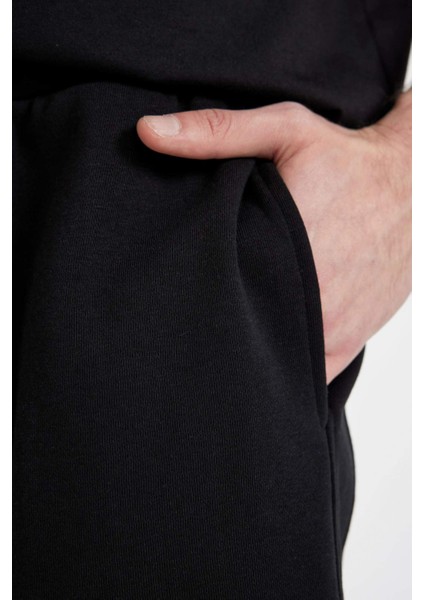 Regular Fit Düz Paça Basic Düz Şort B8672AX24SM