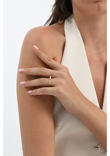 Gümüş Altın Yaldızlı Baget Kesim Zirkon Taşlı Geometrik Yüzük modelleri