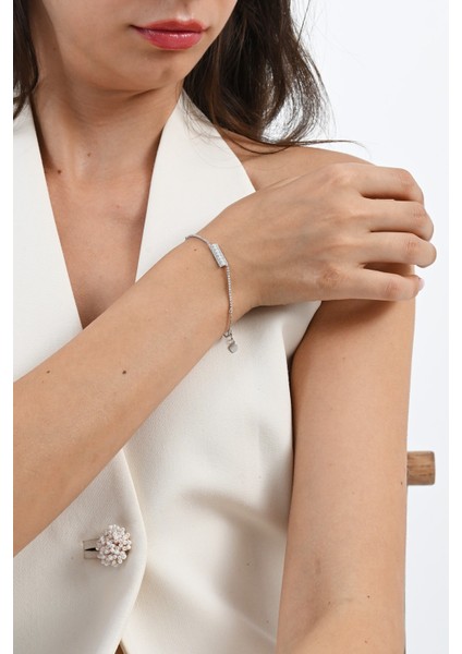 925 Ayar Gümüş Rodyumlu Zirkon Taşlı Inci Sıralı Gümüş Bileklik SGTL13066RODAJ modelleri