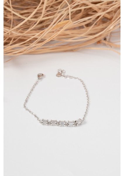 925 Ayar Gümüş Rodyuymlu Baget Zirkon Taşlı Silindir Modeli Tasarım Gümüş Bileklik SGTL13065RODAJ fırsatları