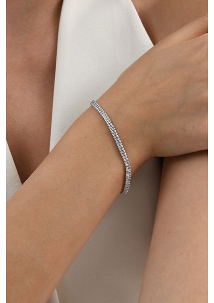 Gümüş Rodyumlu Baget Kesim Zirkon Sıra Taşlı Su Yolu Modeli Gümüş Bileklik SGTL13051RODAJ fiyatları