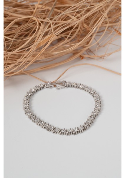 925 Ayar Gümüş Rodyumlu Marquise (Markiz) Kesim Zirkon Taşlı Işıltı Seli Gümüş Bileklik SGTL13069BEYAZ fırsatları