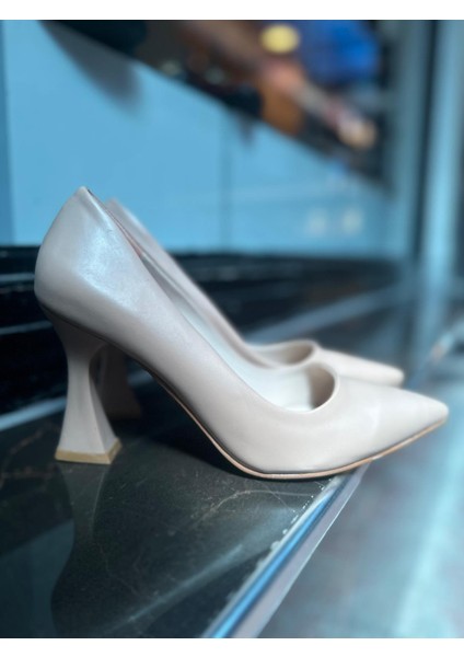 Nut Stiletto