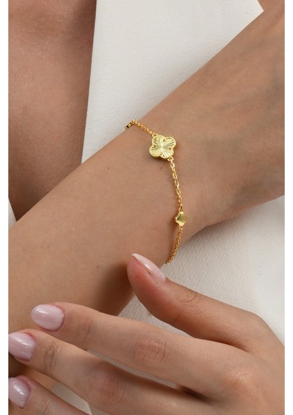 925 Ayar Gümüş Altın Yaldızlı Lazer Işlemeli Sonsuz Şans Yonca Bileklik SGTL13064GOLD