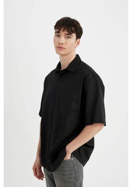 Relax Fit Yazlık Tensel Kısa Kollu Siyah Gömlek C4316AX24SM