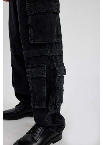 Baggy Geniş Kalıp Normal Bel Geniş Paça Kargo Cepli Jean Pantolon