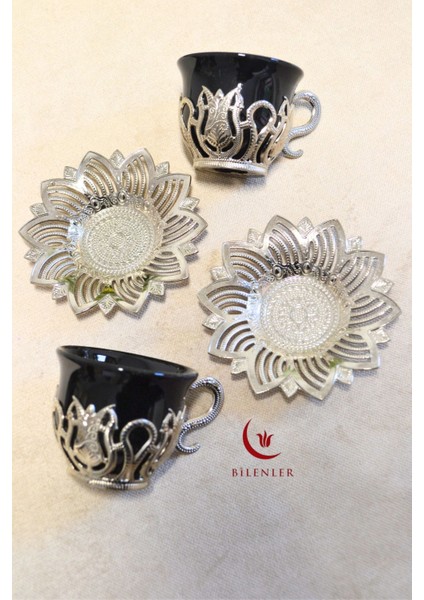 2’li Gümüş Desenli Zemzem Takımı ve Kahve Fincanı Seti | Metal Tabağı ve Fincan Altlığıyla Şık Sunum modelleri