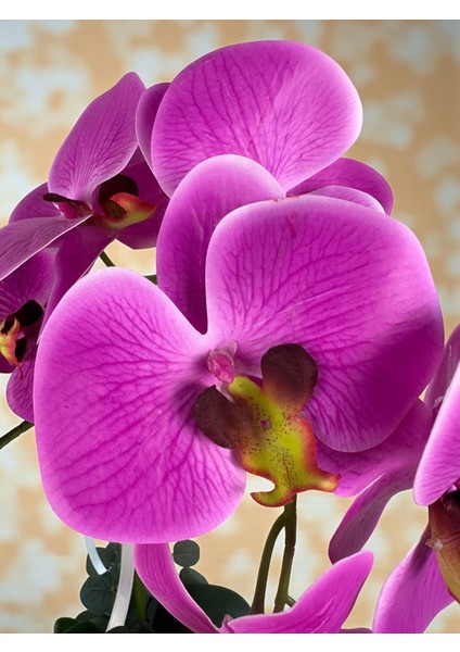 Yapay Çiçek Islak Orkide Fuşya 2 Dallı Lüks Gold Metal Saksıda 55 cm Dekoratif Hediye Salon Çiçeği modelleri