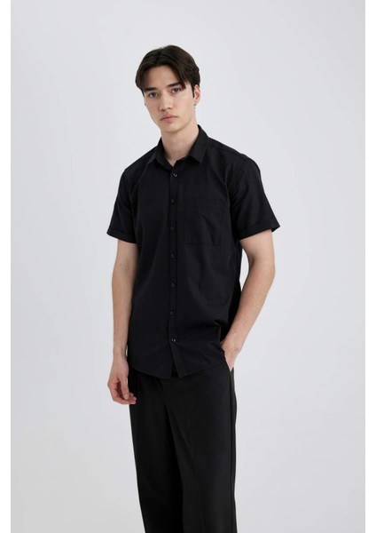 %100 Pamuk Slim Fit Dar Kesim Yazlık Basic Düz Kısa Kollu Siyah Gömlek R1706AZ24SM