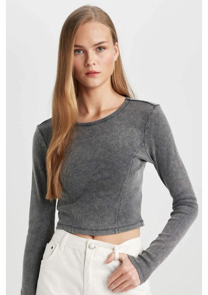 Fitted Bisiklet Yaka Uzun Kollu Yıkamalı Soluk Efektli Tişört