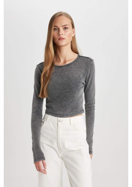 Fitted Bisiklet Yaka Uzun Kollu Yıkamalı Soluk Efektli Tişört