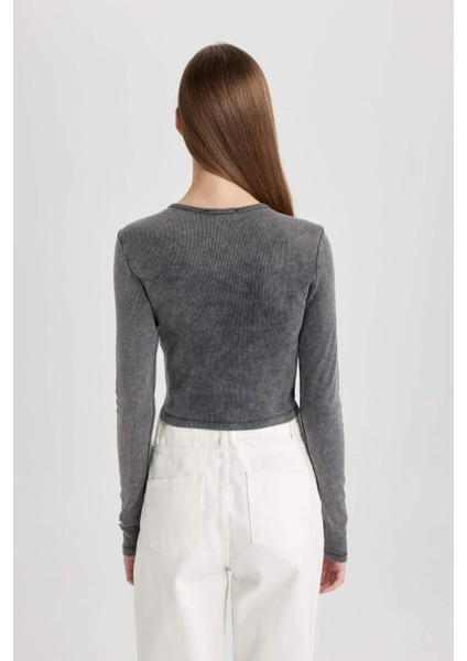 Fitted Bisiklet Yaka Uzun Kollu Yıkamalı Soluk Efektli Tişört