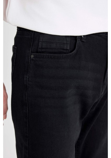 Sergio Regular Fit Normal Kalıp Normal Bel Boru Paça Siyah Jean Pantolon W6868AZ24AU