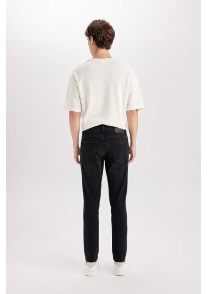 Pedro Slim Fit Dar Kalıp Normal Bel Dar Paça Siyah Jean Pantolon R8788AZ24AU