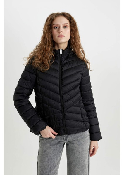 Su Geçirmez Hafif Şişme Mont Kapüşonlu Kapitoneli Fermuarlı Cepli Basic Düz Mevsimlik B2030AX24AU