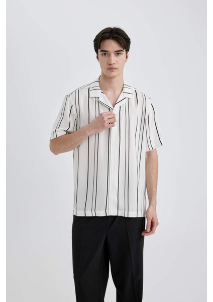 Regular Fit Yazlık Apaş Yaka Çizgili Viskon Kısa Kollu Gömlek B7386AX24SP