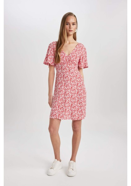 V Yaka Çiçekli Maroken Mini Kısa Kollu Kırmızı Elbise