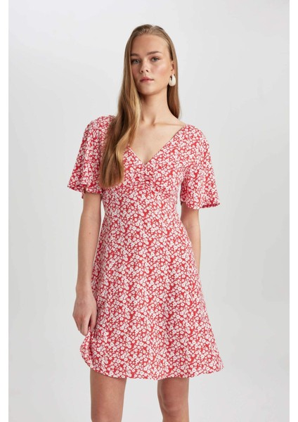 V Yaka Çiçekli Maroken Mini Kısa Kollu Kırmızı Elbise
