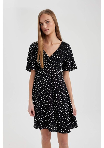 V Yaka Çiçekli Maroken Mini Kısa Kollu Kırmızı Elbise