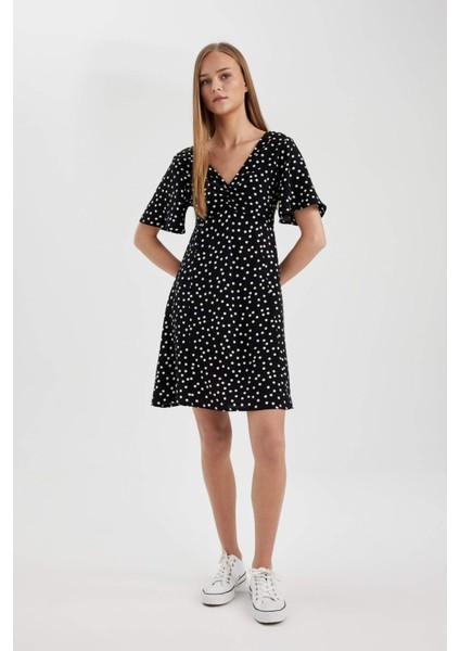 V Yaka Çiçekli Maroken Mini Kısa Kollu Kırmızı Elbise