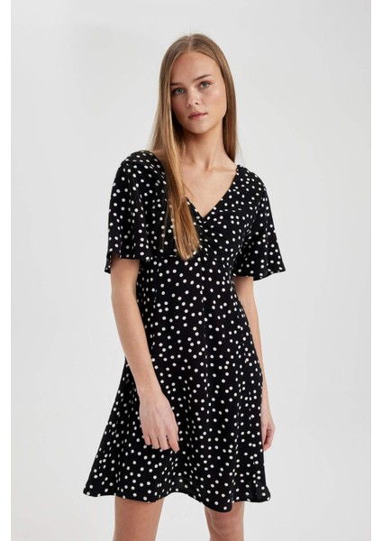 V Yaka Çiçekli Maroken Mini Kısa Kollu Kırmızı Elbise