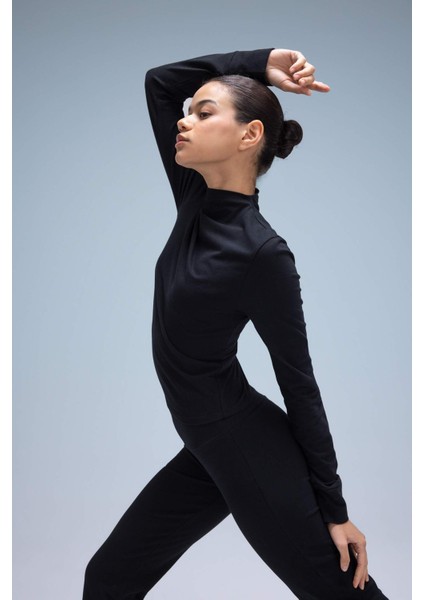 Fit Slim Fit Dar Kesim Dik Yaka Uzun Kollu Tişört