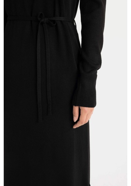 Regular Fit Yarım Balıkçı Yaka Basic Düz Yırtmaçlı Uzun Kollu Maxi Triko Elbise