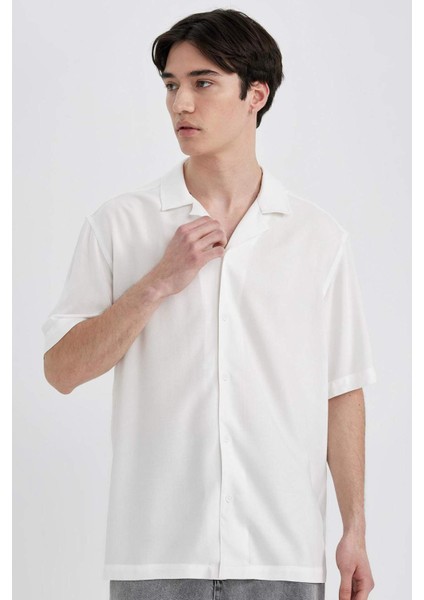Regular Fit Yazlık Apaş Yaka Viskon Basic Düz Kısa Kollu Beyaz Gömlek C4735AX24SM