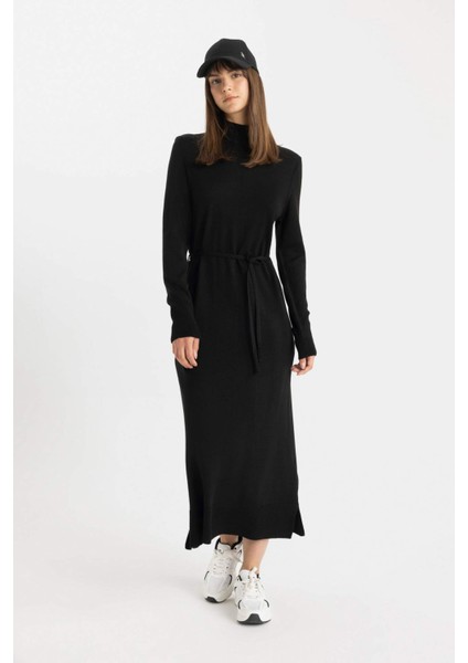 Regular Fit Yarım Balıkçı Yaka Basic Düz Yırtmaçlı Uzun Kollu Maxi Triko Elbise A9807AX24WN