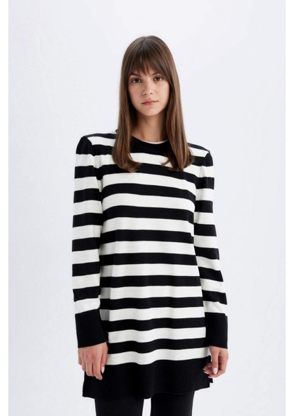 Regular Fit Bisiklet Yaka Çizgili Yırtmaçlı Uzun Kollu Triko Kazak Tunik Z9007AZ24AU