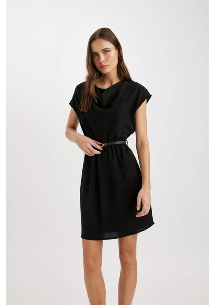 Degaje Yaka Krep Kolsuz Mini Elbise