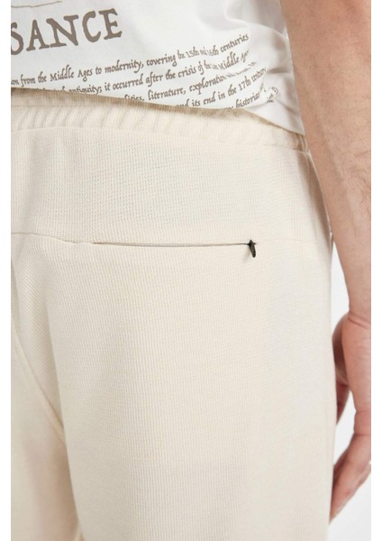 Regular Fit Düz Paça Cepli Basic Düz Şort