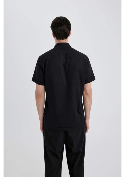 %100 Pamuk Slim Fit Dar Kesim Yazlık Basic Düz Kısa Kollu Siyah Gömlek R1706AZ24SM