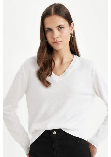 Relax Fit Yumuşak Dokulu V Yaka Basic Düz Triko Kazak C4024AX24WN