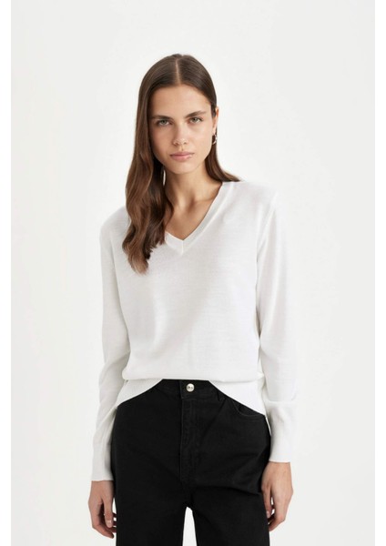 Relax Fit Yumuşak Dokulu V Yaka Basic Düz Triko Kazak C4024AX24WN