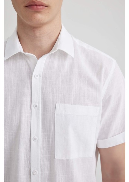 %100 Pamuk Slim Fit Dar Kesim Yazlık Basic Düz Kısa Kollu Beyaz Gömlek R1706AZ24SM