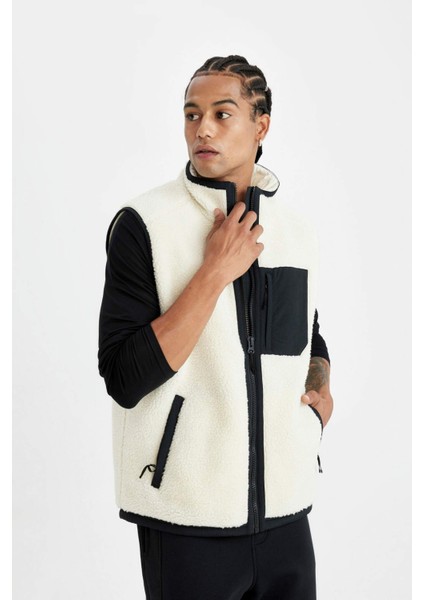 Fit Normal Kesim Dik Yaka Fermuarlı Cepli Pelüş Yelek C6045AX24AU