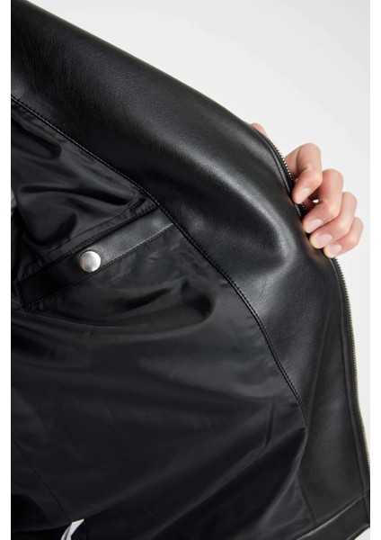 Su Ve Rüzgar İtici Slim Fit Dar Kesim Mevsimlik Astarlı Fermuarlı İç Cepli Suni Deri Biker Mont C5715AX24AU