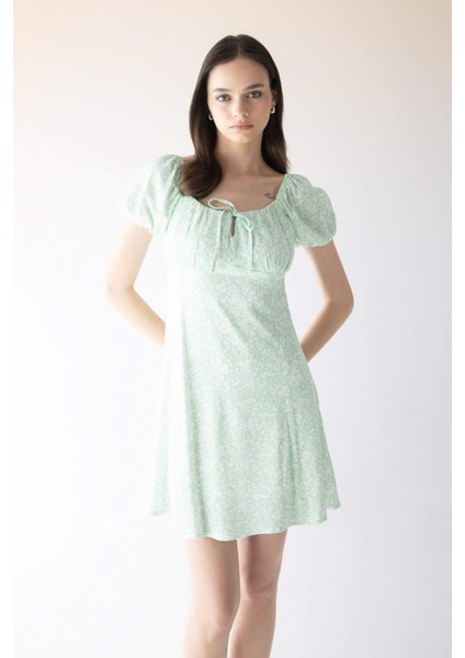 Kalp Yaka Çiçekli Omuzu Açık Krinkıl Viskon Mini Elbise C7077AX24SM