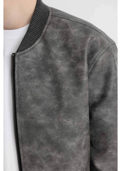 Su İtici Slim Fit Dar Kesim Kolej Yaka Fermuarlı Cepli Astarlı Suni Deri Mevsimlik Hafif Mont Ceket C6971AX24AU