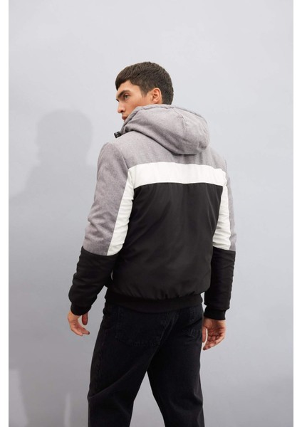Slim Fit Dar Kesim Renk Bloklu Astarlı Kapüşonlu Fermuarlı Cepli Şişme Mont N4530AZ24AU