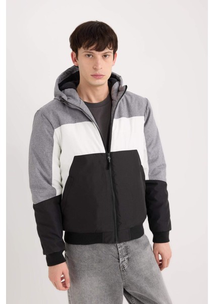 Slim Fit Dar Kesim Renk Bloklu Astarlı Kapüşonlu Fermuarlı Cepli Şişme Mont N4530AZ24AU