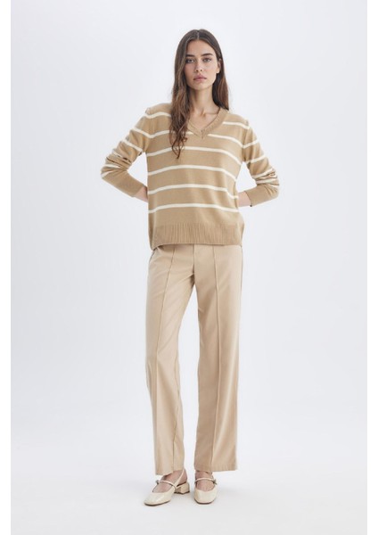 Relax Fit V Yaka Yumuşak Dokulu Çizgili Triko Kazak A2359AX24WN