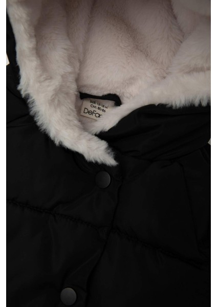 Kız Bebek Rüzgar Geçirmez Su İtici Ribana Kollu Düğmeli Kapüşonlu Suni Kürk Astarlı Çıtçıtlı Fermuarlı Şişme Mont C3502A524AU