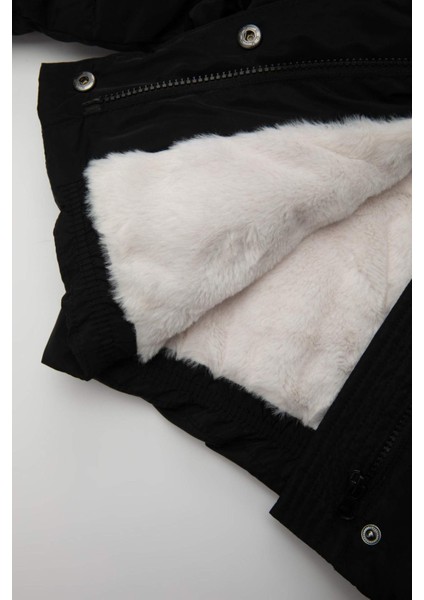 Kız Bebek Rüzgar Geçirmez Su İtici Ribana Kollu Düğmeli Kapüşonlu Suni Kürk Astarlı Çıtçıtlı Fermuarlı Şişme Mont C3502A524AU