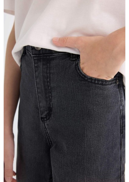 Erkek Çocuk Loose Fit Düz Paça Cepli Basic Düz Jean Pantolon C3698A824WN