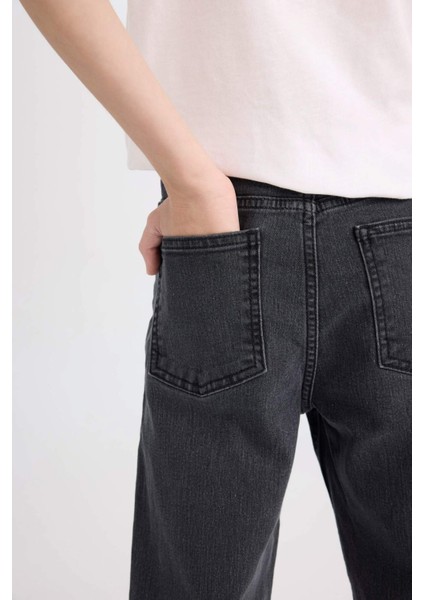 Erkek Çocuk Loose Fit Düz Paça Cepli Basic Düz Jean Pantolon C3698A824WN