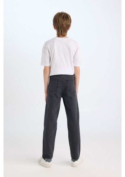 Erkek Çocuk Loose Fit Düz Paça Cepli Basic Düz Jean Pantolon C3698A824WN